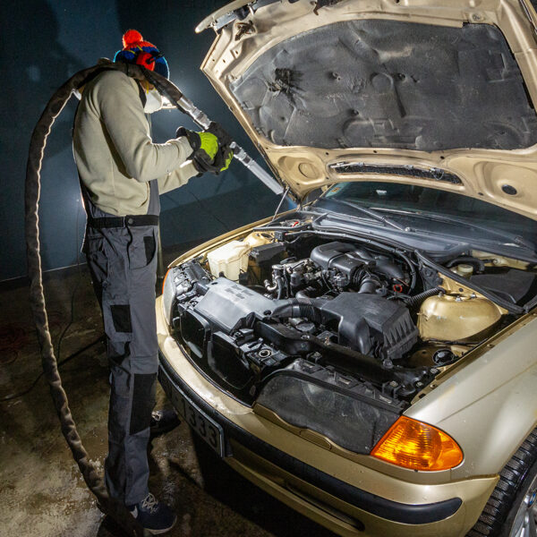 BMW 318 engine cleaning with dry ice